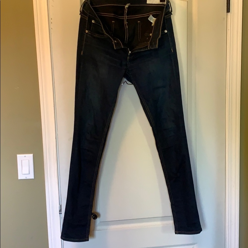 Skinny jeans